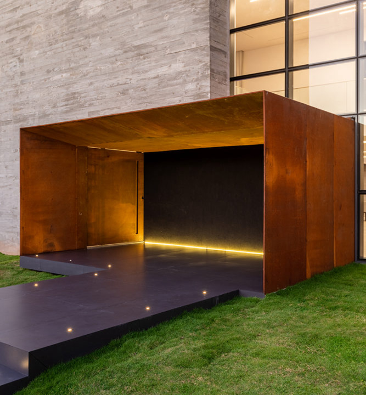 Casa De Concreto E Vidro