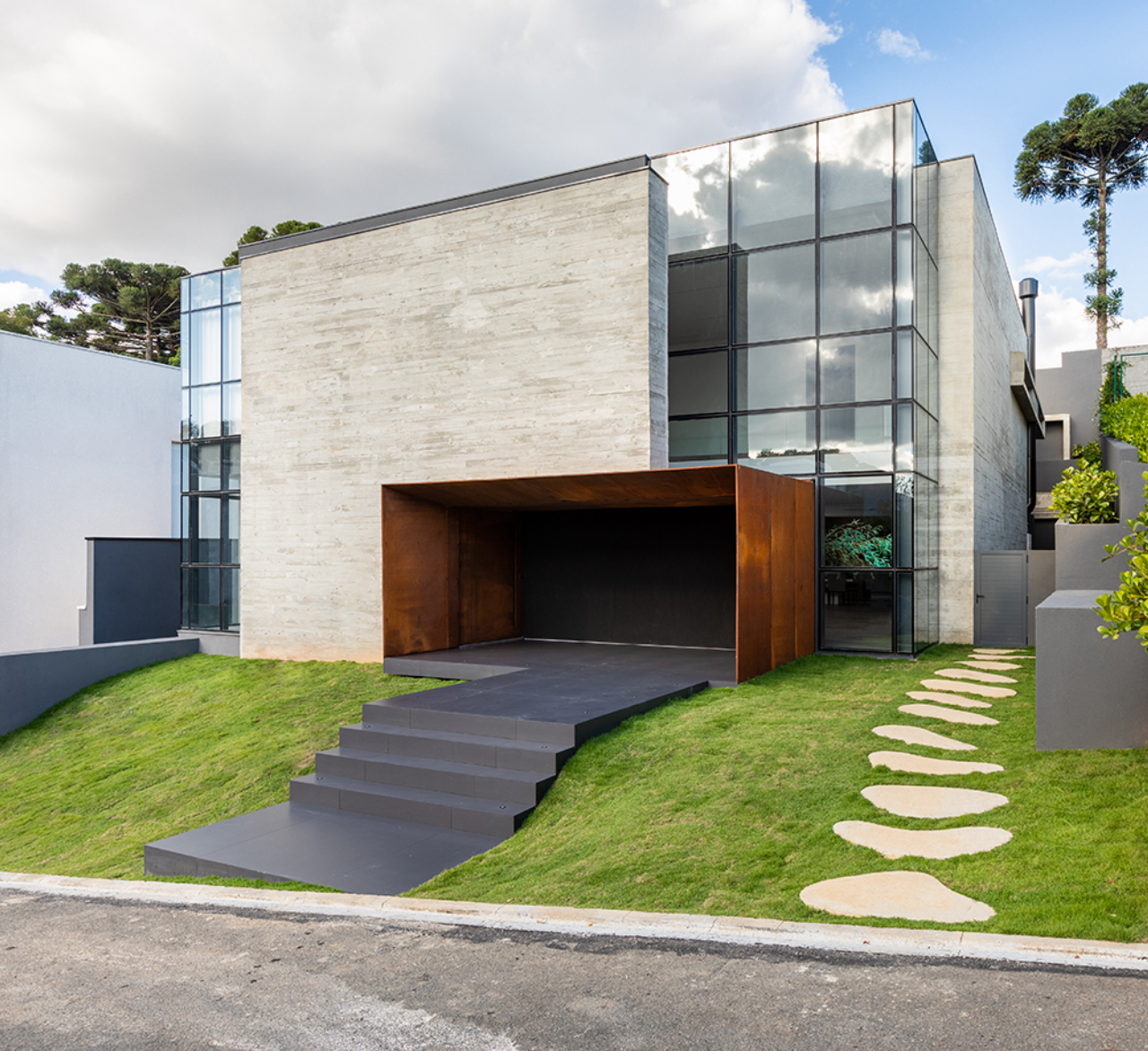 Casa De Concreto E Vidro