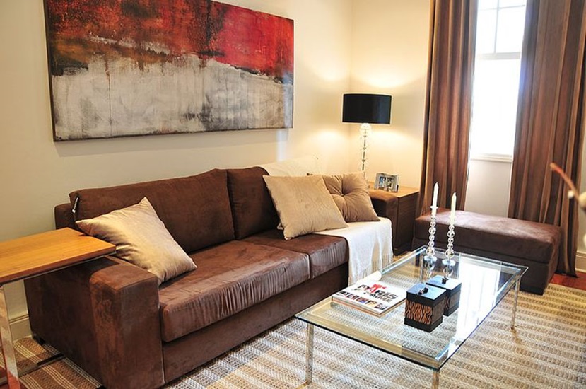 ideias-de-decoracao-de-sala-com-sofa-marrom
