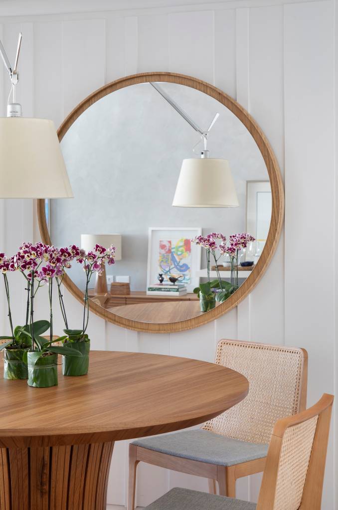 ideias-de-decoracao-de-sala-com-espelho