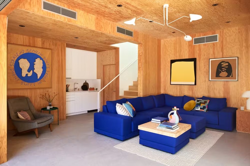 ideias-de-decoracao-de-sala-com-sofa-azul