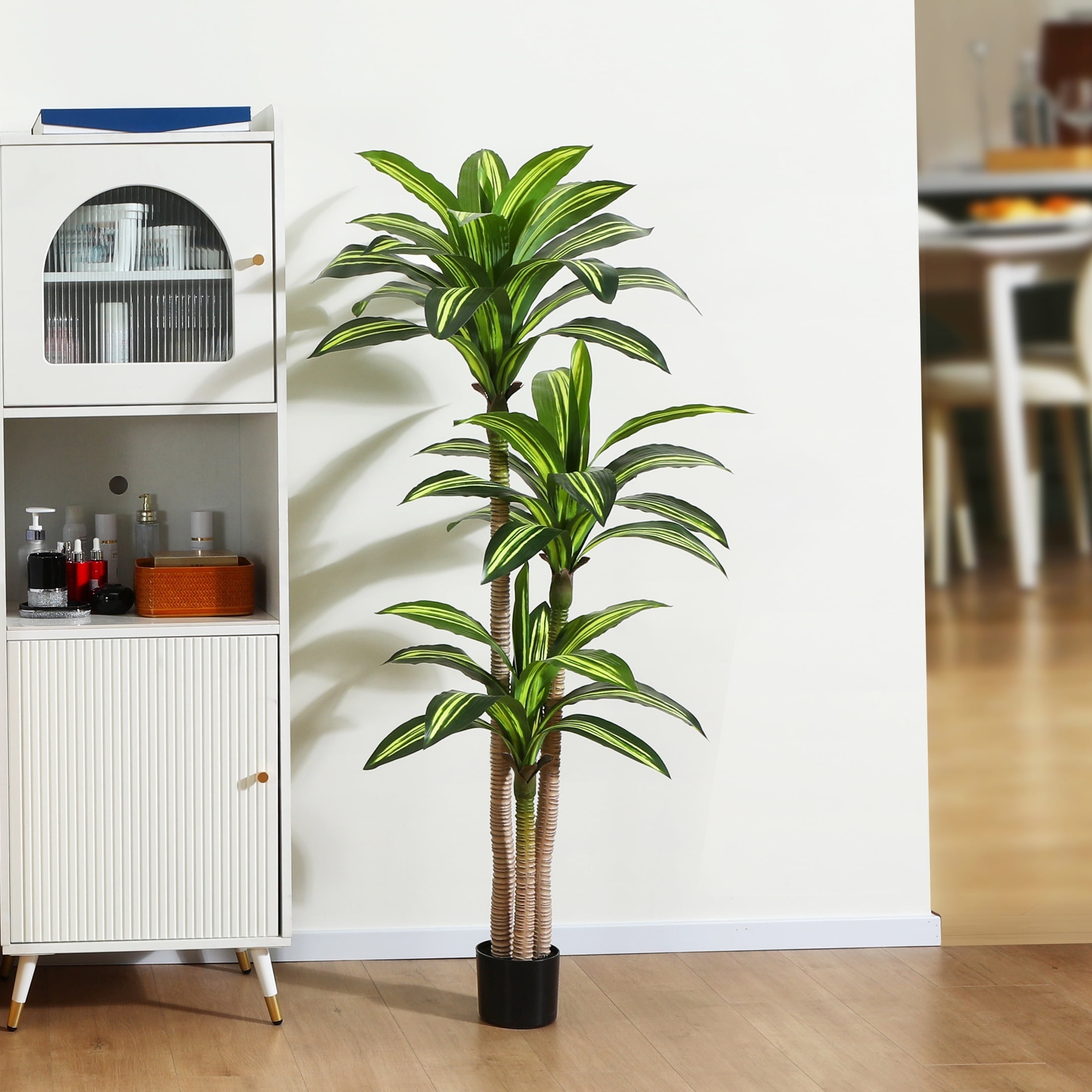 ideias-de-sala-decorada-com-plantas-artificiais