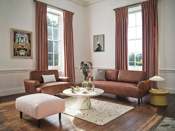 ideias-de-decoracao-de-sala-com-sofa-marrom