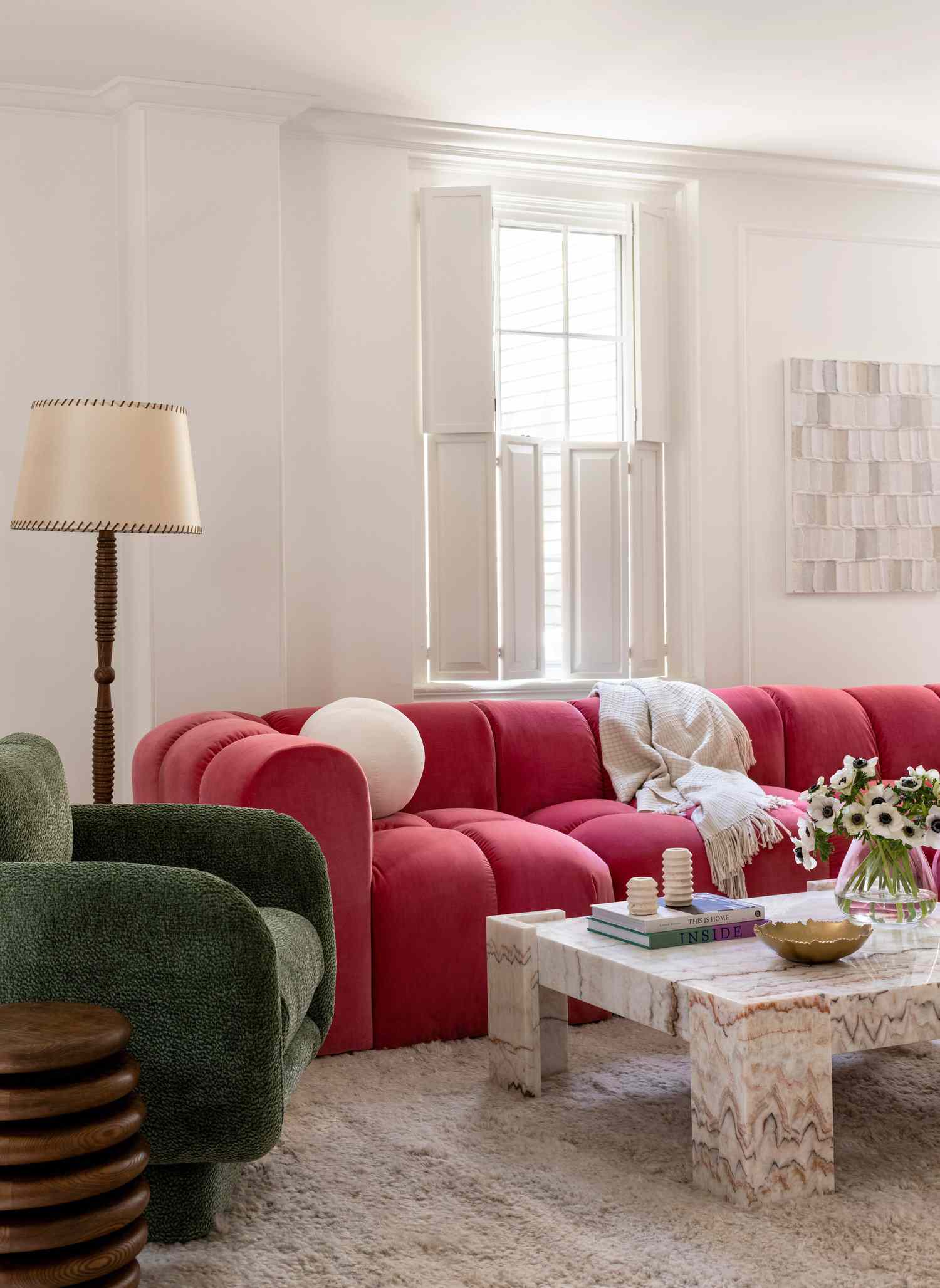 ideias-de-decoracao-de-sala-com-sofa-vermelho