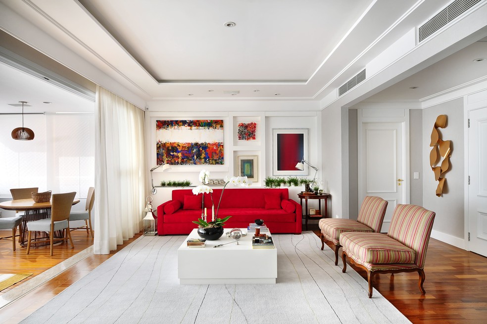 ideias-de-decoracao-de-sala-com-sofa-vermelho