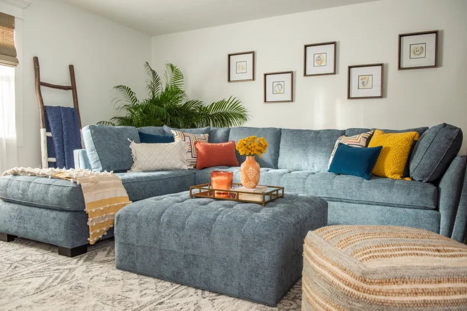 ideias-de-decoracao-de-sala-com-sofa-azul