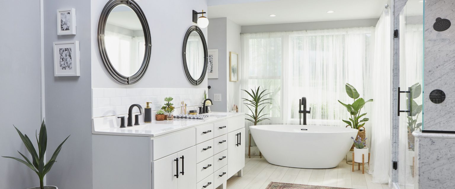 bathroom with bathtub