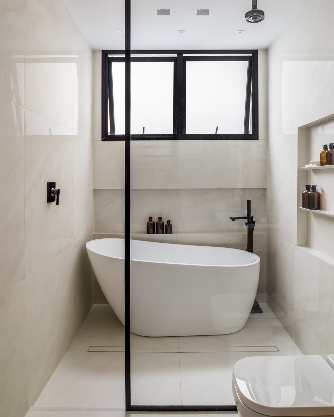 banheiro com banheira