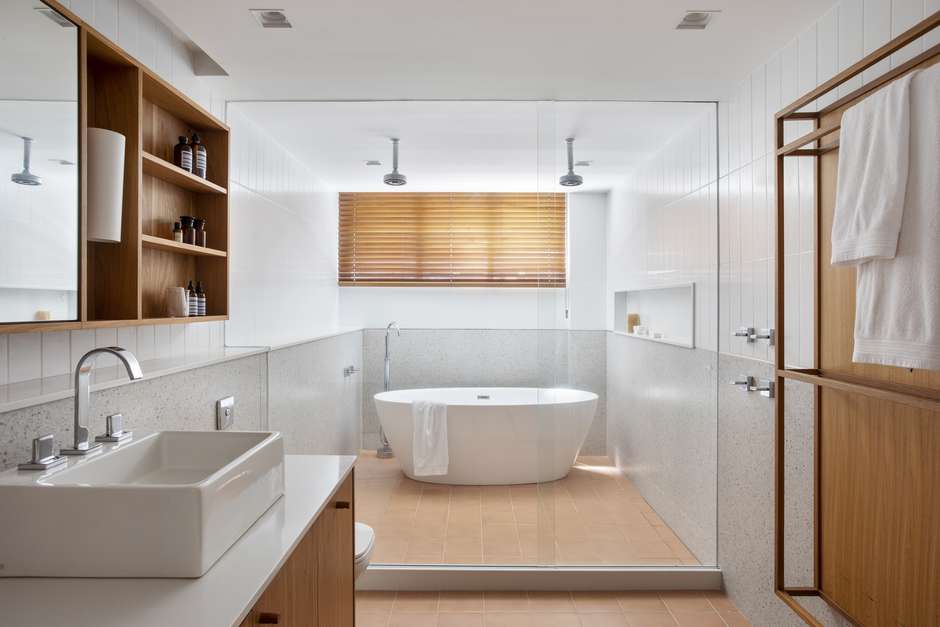 banheiro com banheira