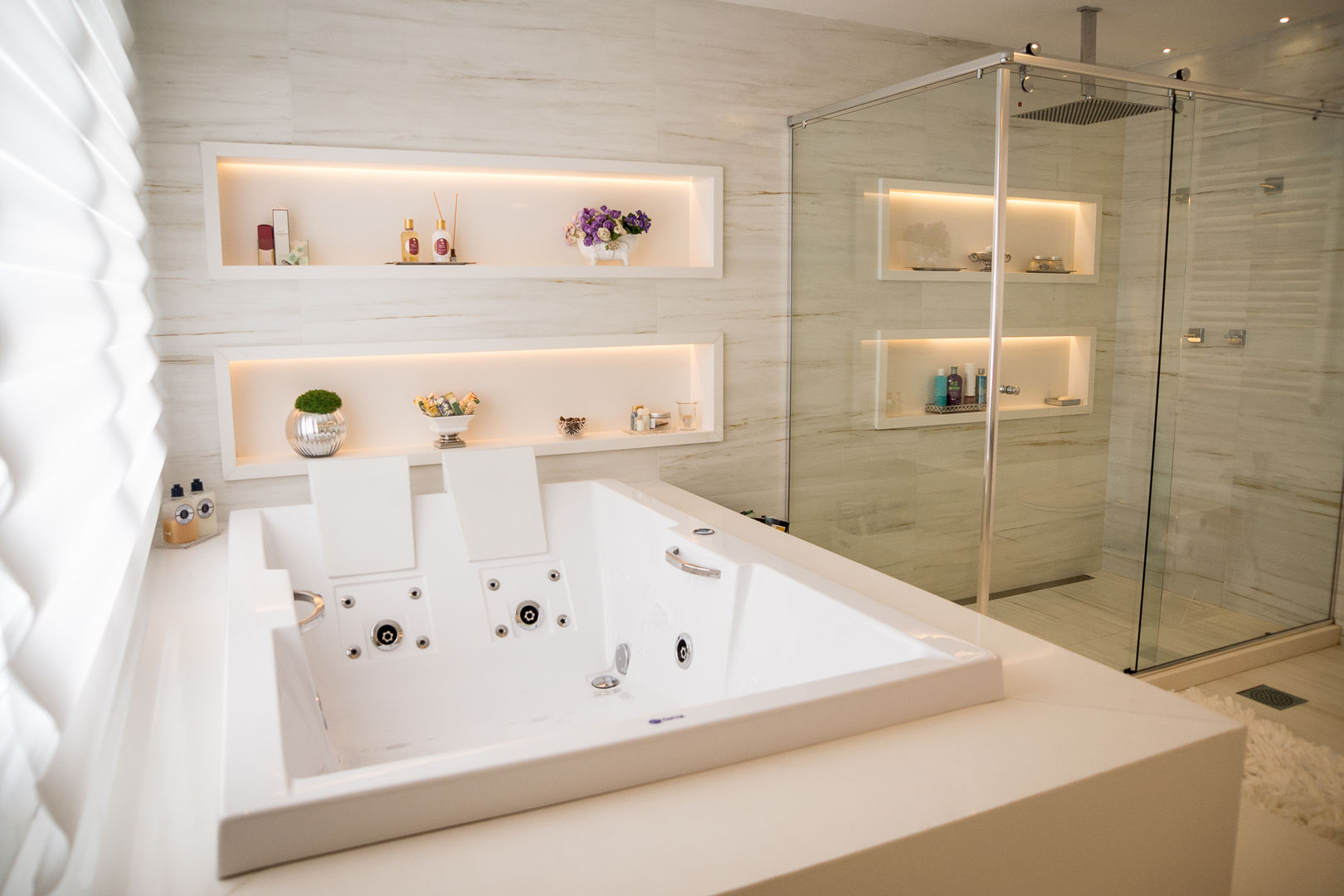 banheiro com banheira