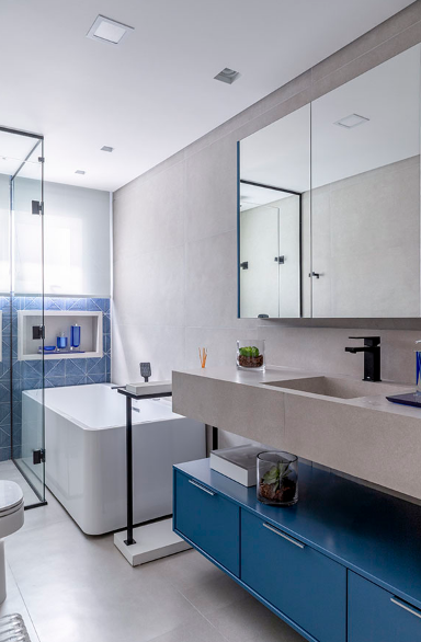 banheiro com banheira